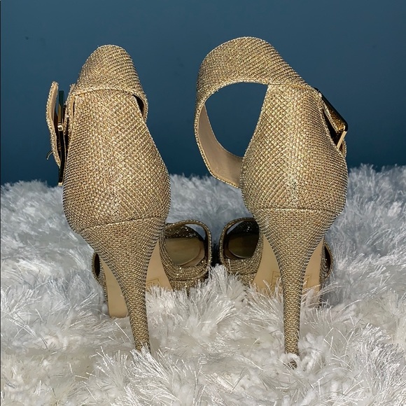BEBE PLATAFORM GOLD GLITTER HEELS - Picture 2 of 3